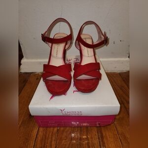 Women's RED Chinese Laundry High heel shoes, size 8.5M